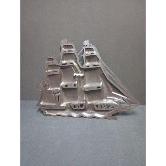 Syroco No4261 Gold Tone Clipper Ship Mid Century - Picture 2 of 7